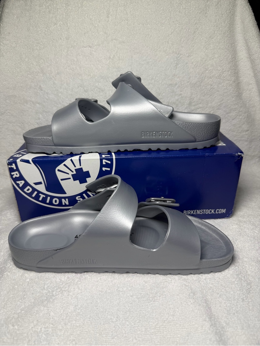 Women’s Arizona EVA Birkenstock size 9 narrow